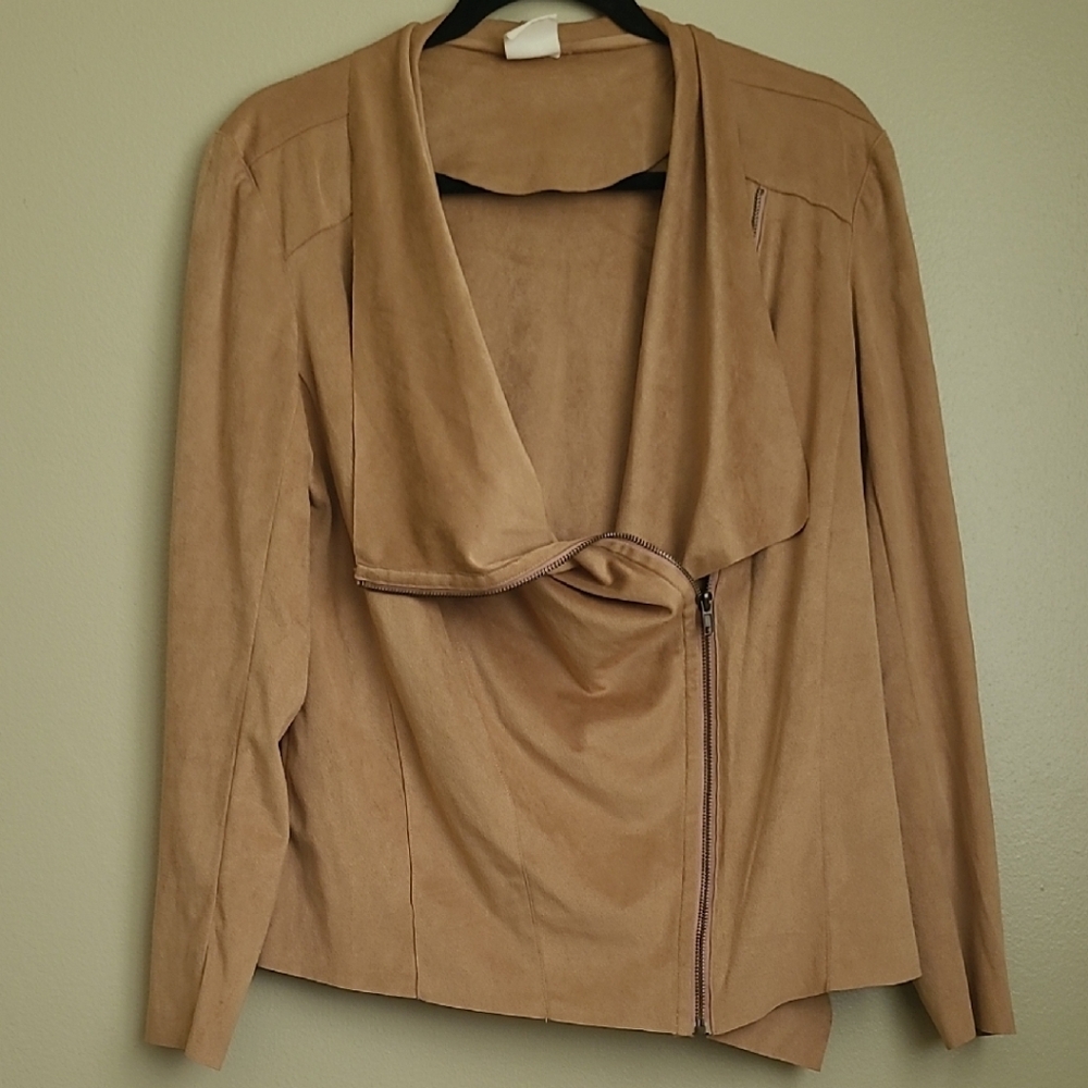 Elegant Women's Soft Brown Blazer - Picture 3 of 7